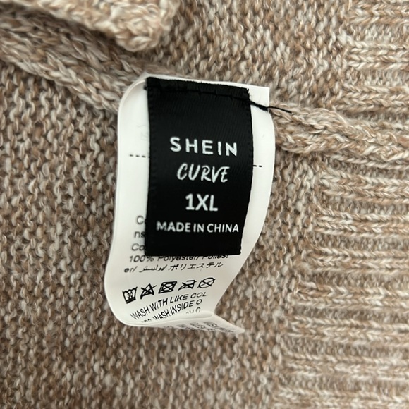 Beige vest with pockets - Picture 2 of 3